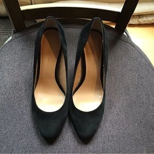 Banana Republic black suede block 3 1/2” heel shoes.  Size 6.5. Good condition.